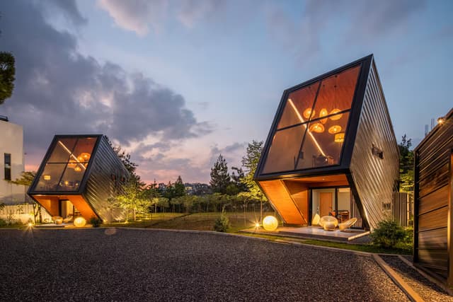 Jungle Treehouse Retreat 2